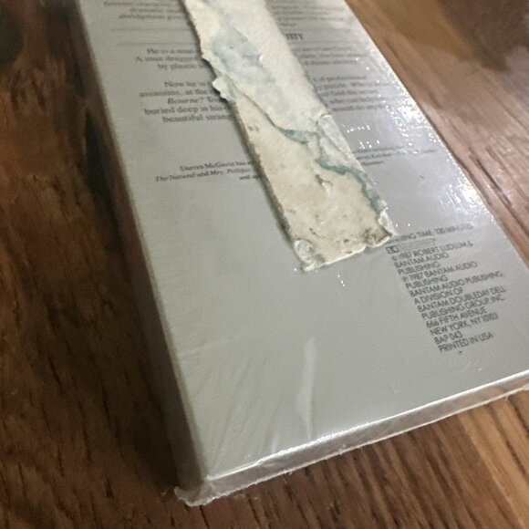 Robert Ludlum The Bourne Identity Audio Cassette Book Set New Sealed Vintage - Picture 4 of 4